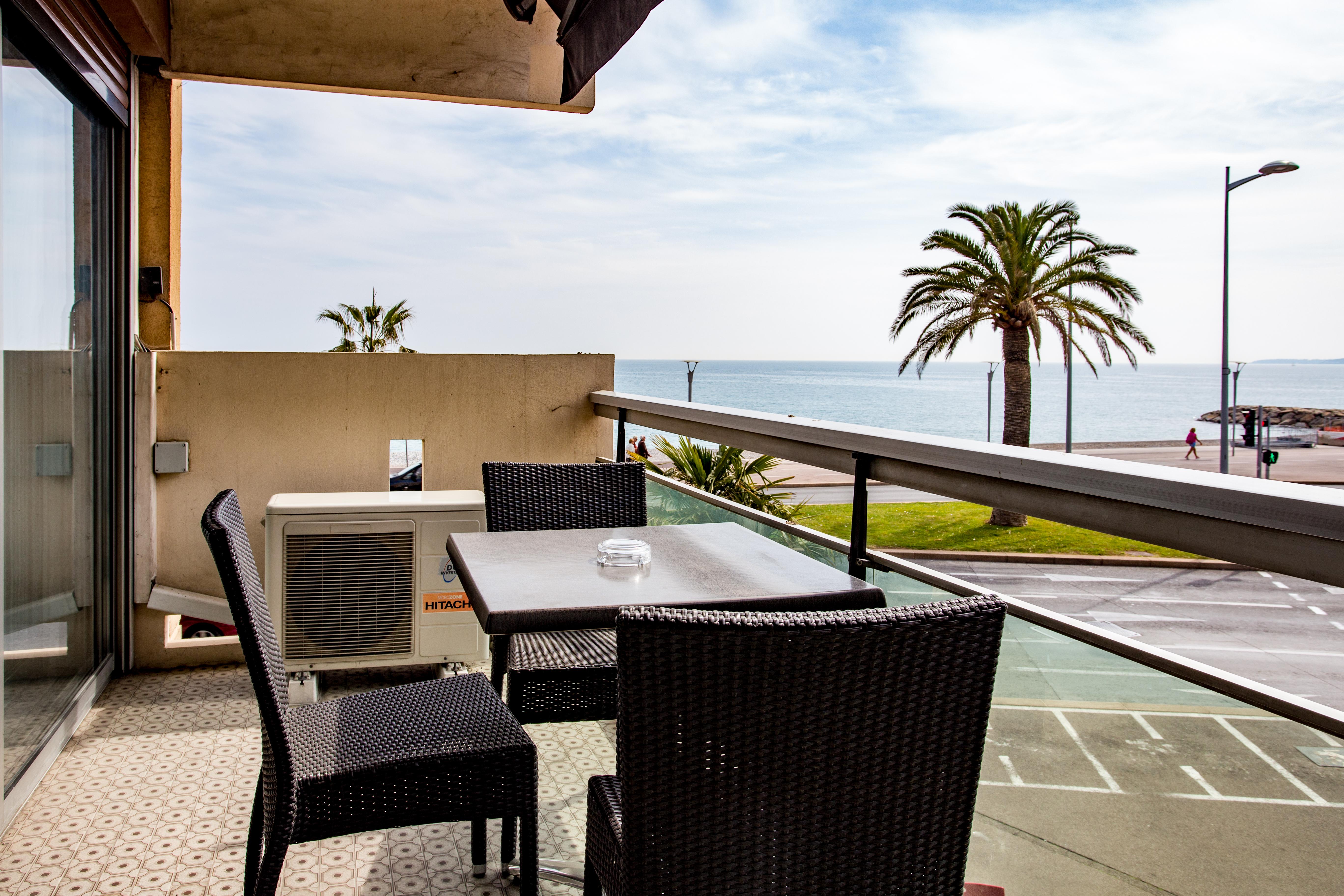 Cit'Hotel Tiercé Beach Hotel Cagnes-sur-Mer Exterior foto